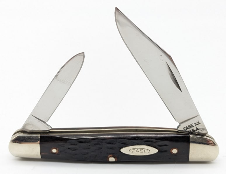1975 Case XX Jigged Bone Half Whittler Knife 6208: 1975 Case XX Jigged Bone Half Whittler 6208. Knife is very nice condition with light wear from handling and age. Overall measures 3-1/4in when closed. Ref #: 2224