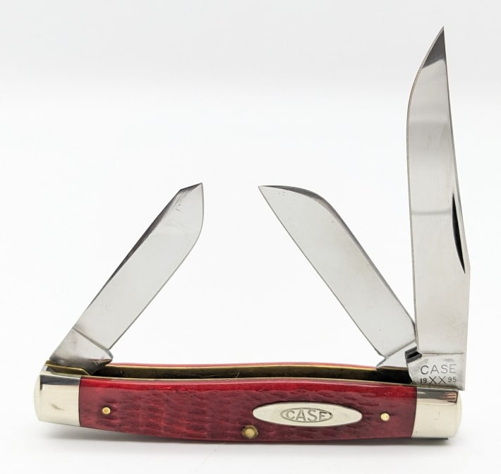 1995 Case XX Classic Red Bone Stockman 1 of 250: 1995 Case XX Classic Red Bone Stockman 630093. 1 of 250 made. Knife is in very nice condition with light wear from handling. Overall measures 3-7/8in when closed. Ref #: 2298