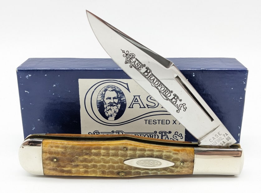1990 Case XX Classic Honey Bone Coke Bottle 1 of 750: 1990 Case XX Classic Honey Bone Coke Bottle 61050 w/ Box. Knife is 1 of 750 and is in very nice condition with light wear from handling. Overall measures 5-1/4in when closed. Ref #: 2349