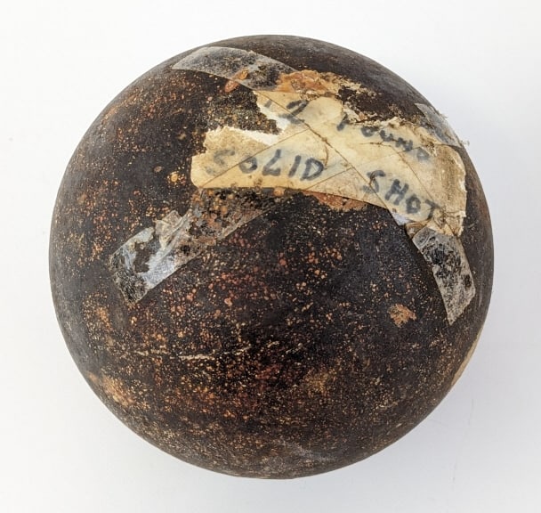 12 Pound Civil War Era Solid Shot Cannon Ball: 12 Pound Civil War Era Solid Shot Cannon Ball. The cannon ball is in very nice condition with overall light pitting and wear from age. Measures 4-1/4in in diameter.