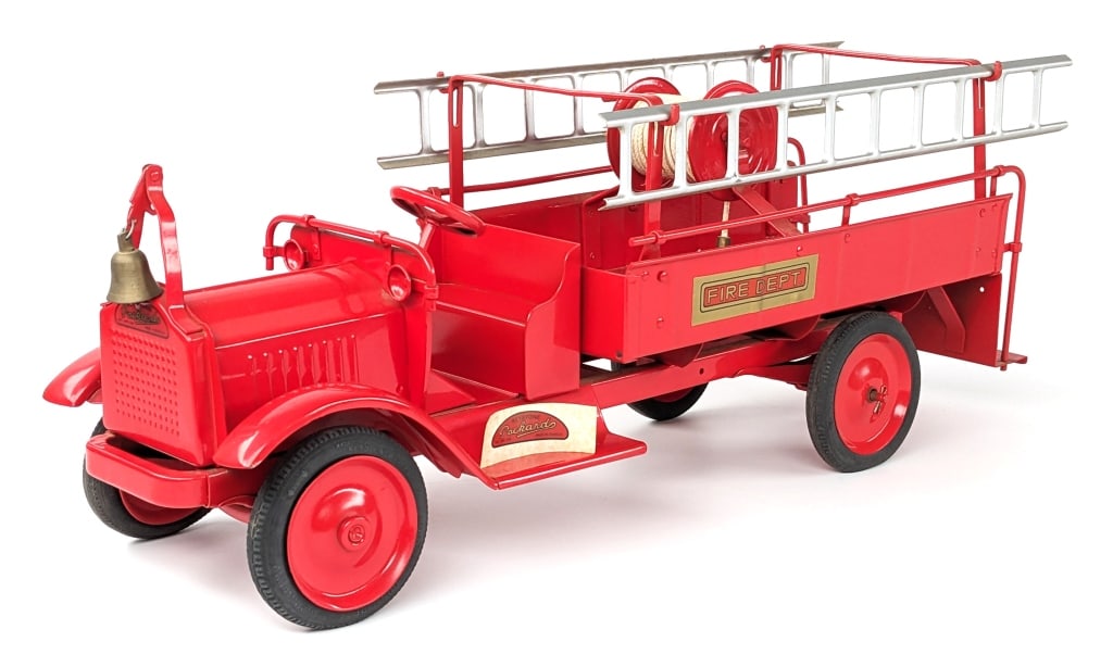 Restored Keystone Packard Fire Dept. Ladder Truck (1 of 13)