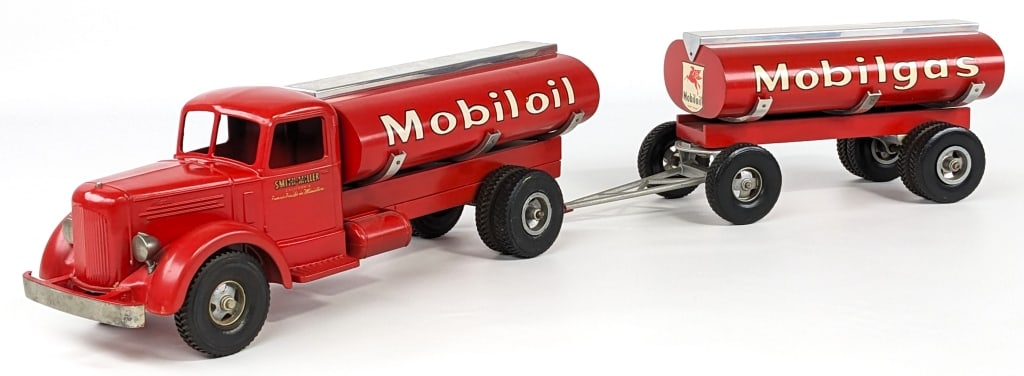 Smith Miller L Mack Mobilgas Tanker Truck w/ Pup (1 of 18)