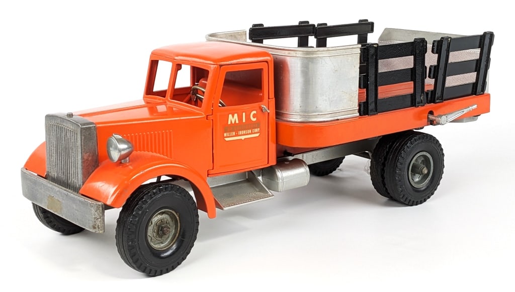 Smith Miller MIC Stake Truck w/ Lift Gate (1 of 10)
