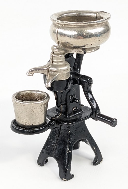 Arcade No. 477 Cast Iron Cream Separator (1 of 9)
