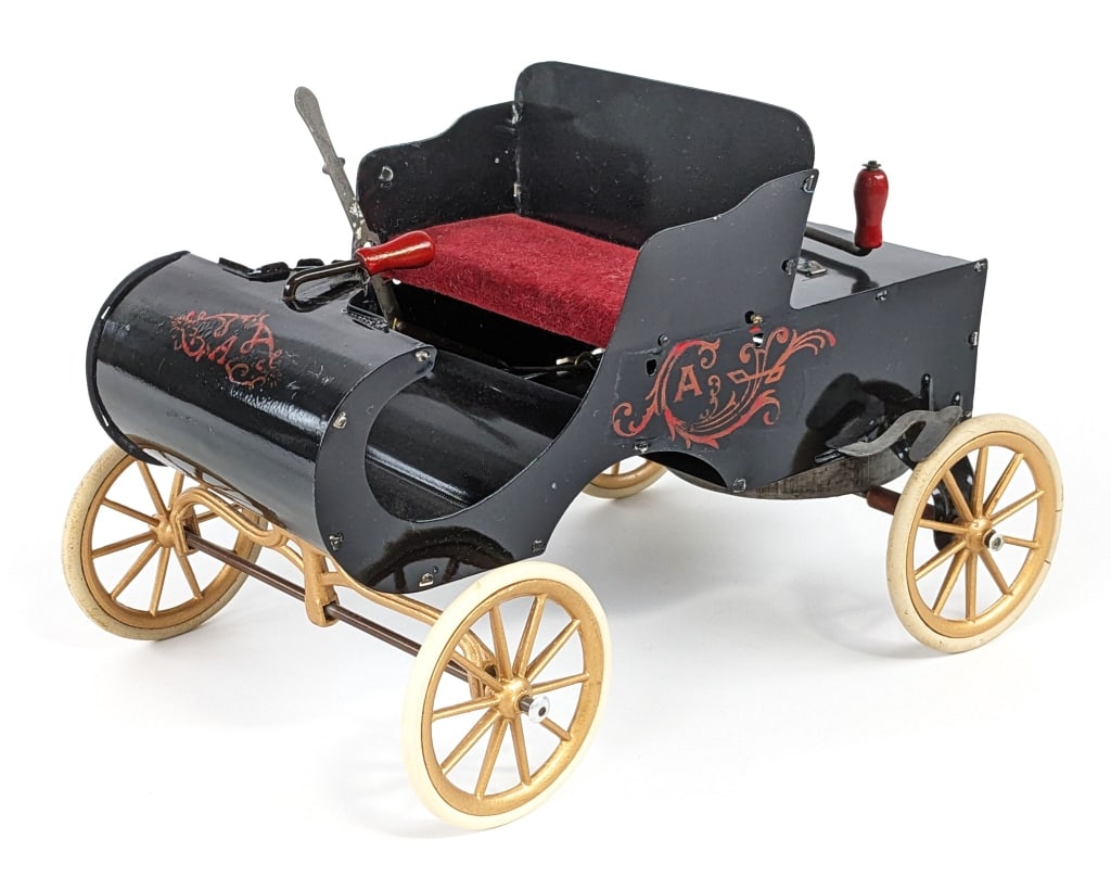 Restored Acme Windup Curved Dash Oldsmobile (1 of 10)