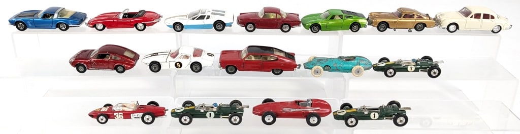 (16) Vintage Corgi Toys (1 of 7)