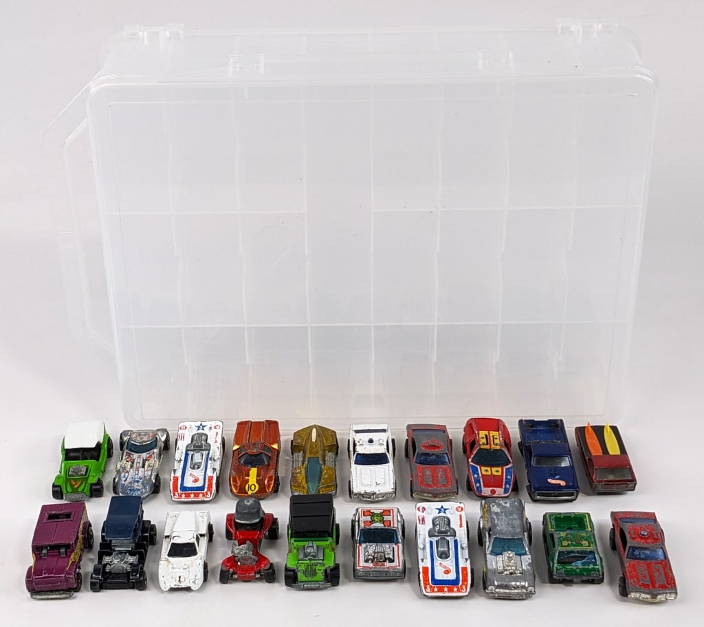(20) Hot Wheels Redline Cars w/ Carry Case: (20) Hot Wheels Redline cars with carry case. Includes Grass Hopper, What-4, (2) Gremlin Grinder, Ford J-Car, Paddy Wagon, Ice "T", Custom Fleetside (Sky Show), Deora, Red Baron, Olds 442 State Police
