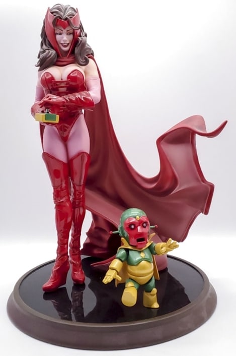 Sideshow "The Scarlet Witch" Comiquette Statue (1 of 8)