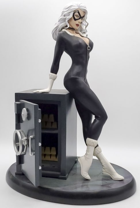Sideshow "Black Cat" Premium Format Figure (1 of 9)