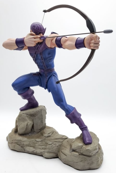 Marvel Hard Hero "Hawkeye" Statue: Limited edition cold-cast porcelain statue #364/1000. Sculpted by Seth Vandable. Statue appears to be good condition with no breaks or chips. No box. Statue height 13"