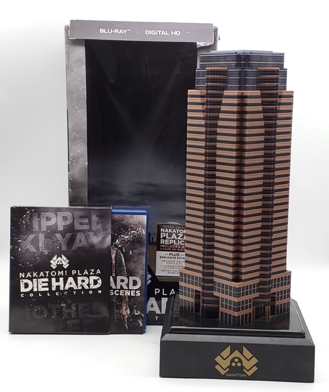 Nakatomi Plaza Die Hard Statue Collection (1 of 7)