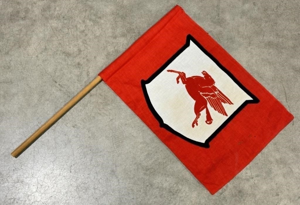 Vintage Mobil Oil Pegasus Cloth Race Red Flag (1 of 7)