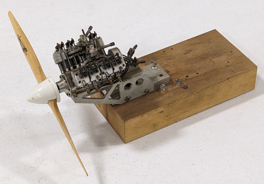 Gordon Williams V8 Aeroplane Engine Model (1 of 6)