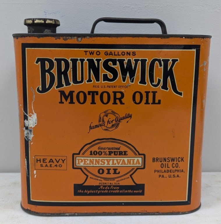 Vintage Brunswick Motor Oil Two Gallon Can (1 of 5)