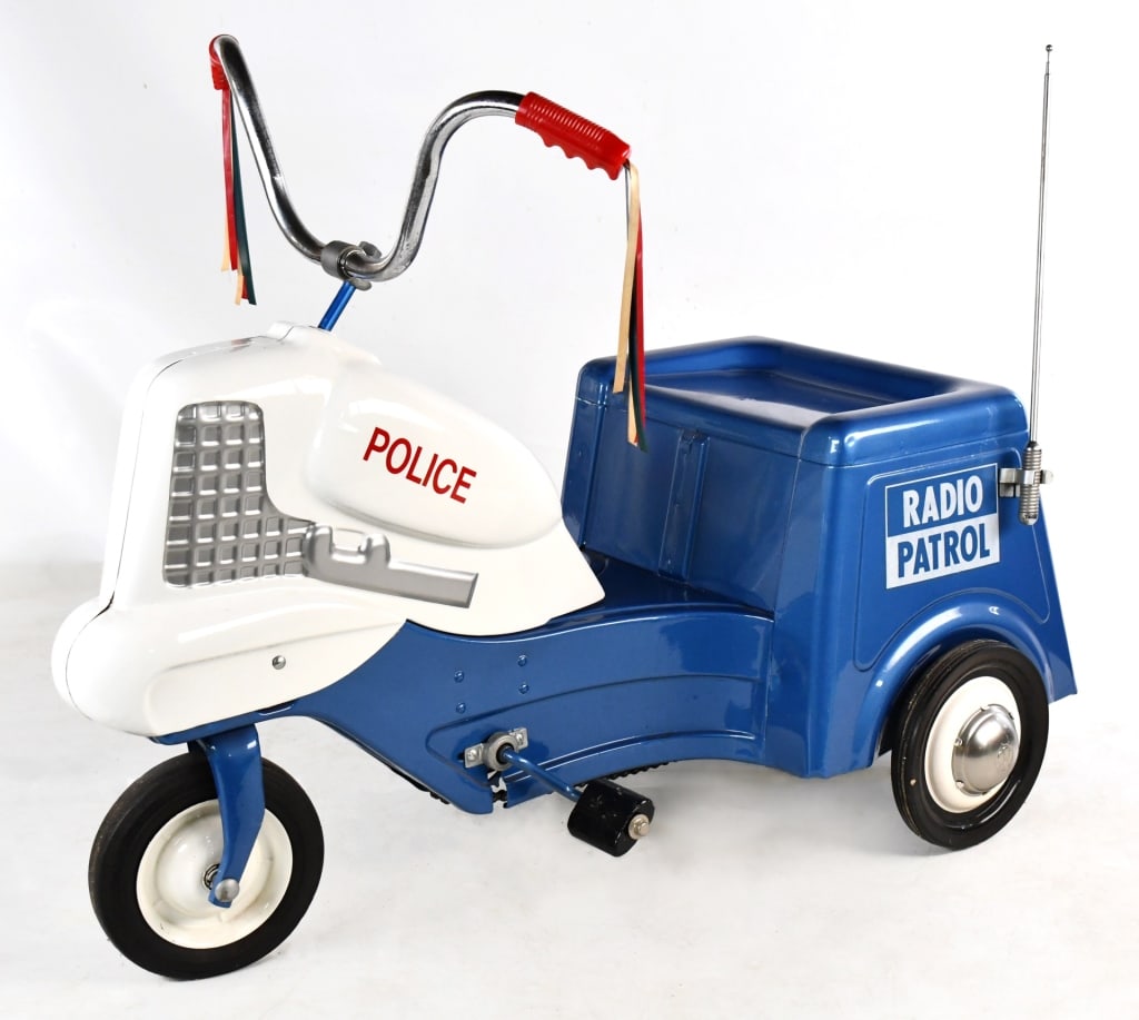 Restored Murray Police Pedal Tricycle (1 of 6)