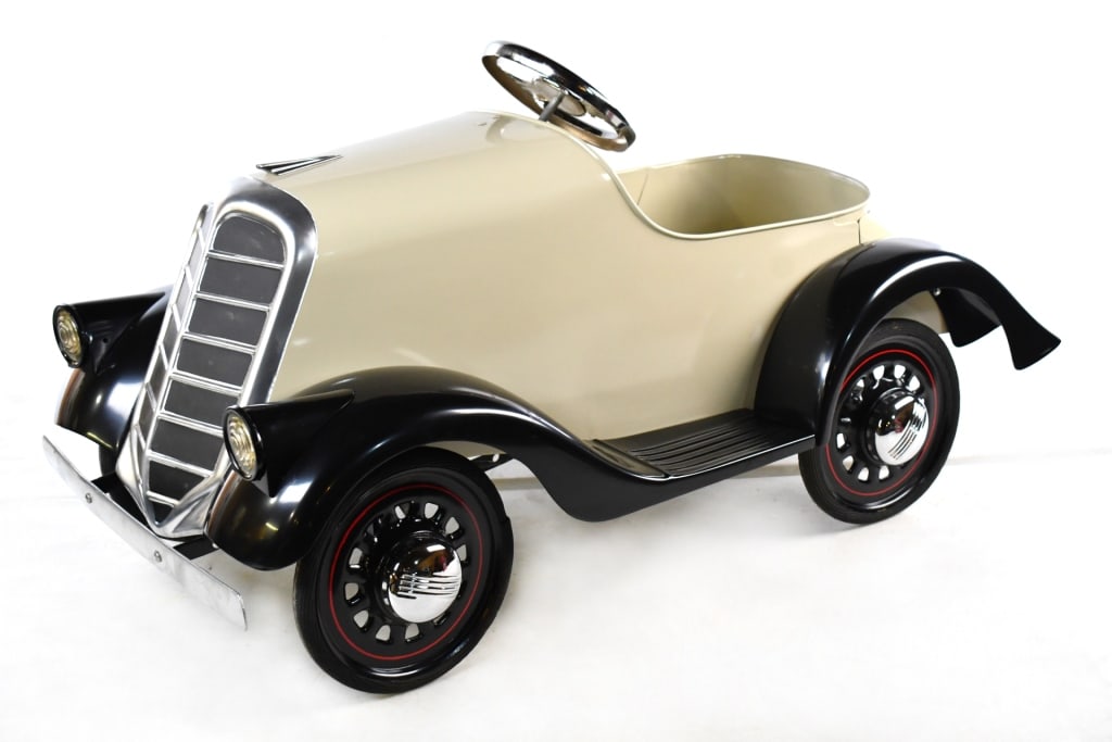 Restored Steelcraft Pierce Arrow Pedal Car (1 of 9)