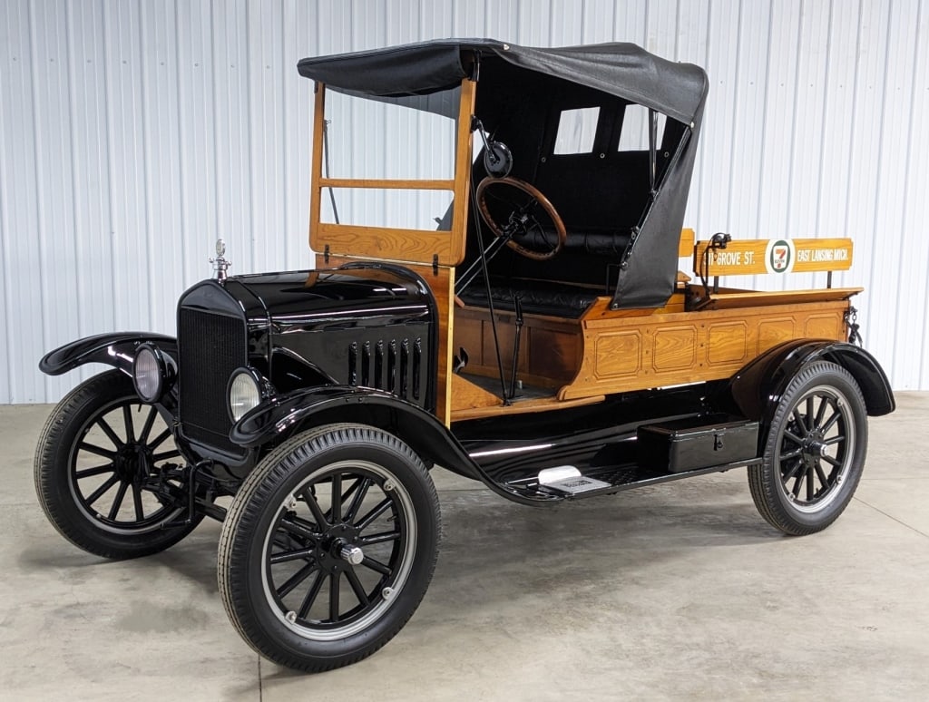 1925 Ford Model T Roadster Pickup (1 of 20)