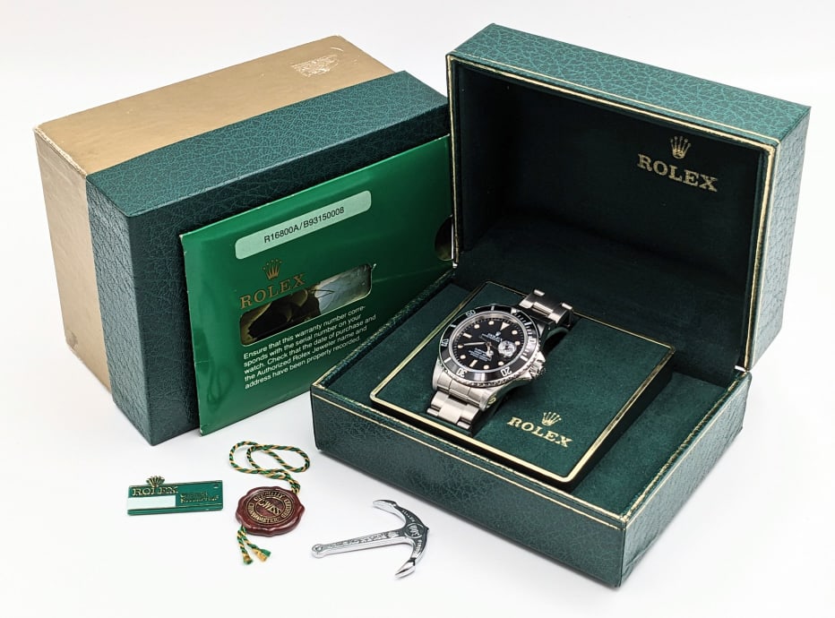 1988 Men's Rolex Submariner Oyster Date Wristwatch (1 of 12)