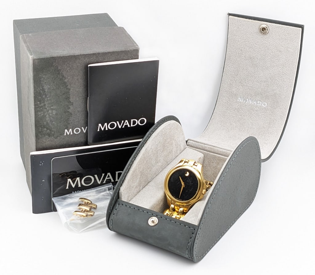 Vintage Movado Gold-Tone Men's Wristwatch (1 of 11)