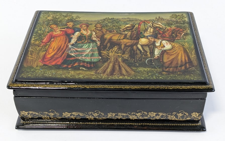 Vintage Russian Lacquer Harvest Hand Painted Box (1 of 6)