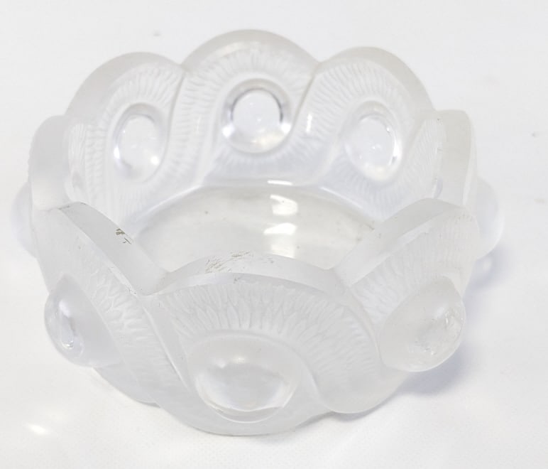 Lalique France "Gao" Trinket Bowl: Beautiful Lalique France clear and frosted crystal trinkey bowl in the Gao pattern. Signed on the base. Nice condition with some light use and age wear on the base. Measures aproximately 2" tall x 4-3