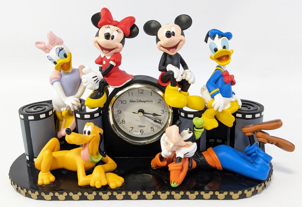 Walt Disney World Mickey Mouse & Gang Quartz Clock (1 of 7)