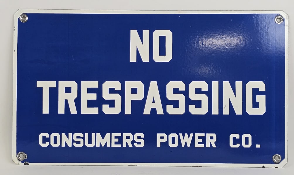 SSP Consumers Power Co. No Trespassing Sign: Vintage single sided porcelain Consumers Power Co. No Trespassing sign. The sign is in very nice condition with only light age wear and a couple paint chips. Measures approximately 21" across x 12" ta