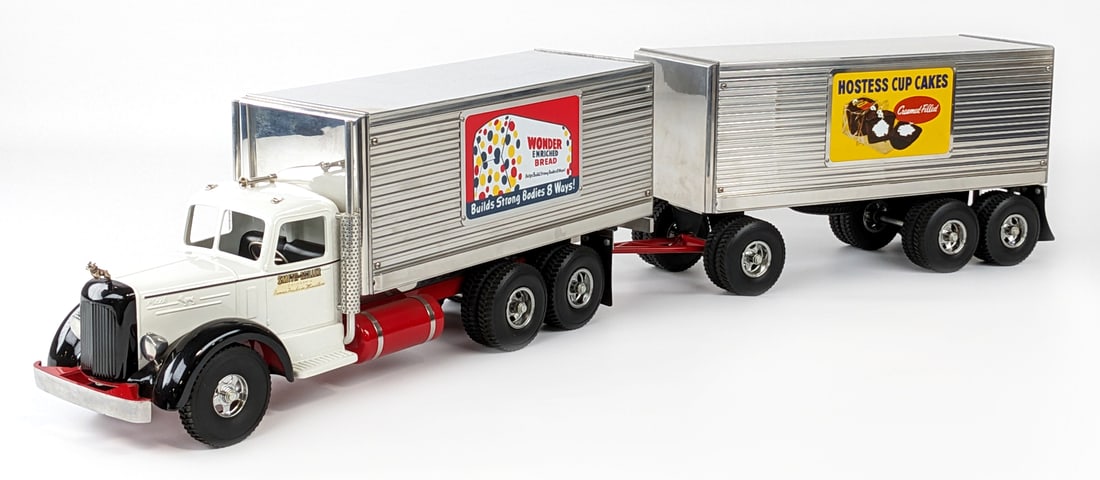 Fred Thompson Smith Miller Hostess L Mack Truck w/ Pup (1 of 16)