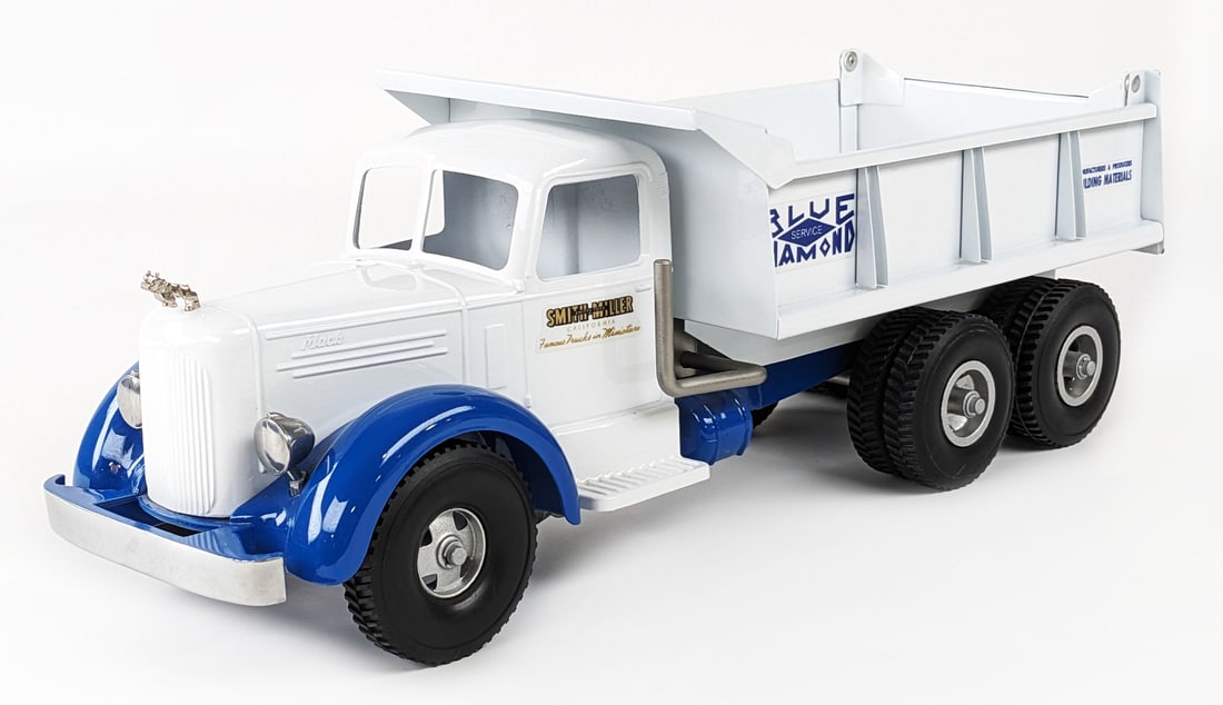 Restored Smith Miller Blue Diamond Hydraulic Dump Truck (1 of 10)
