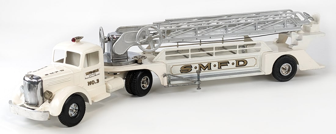 Custom Smith Miller L Mack Aerial Ladder Fire Truck (1 of 16)