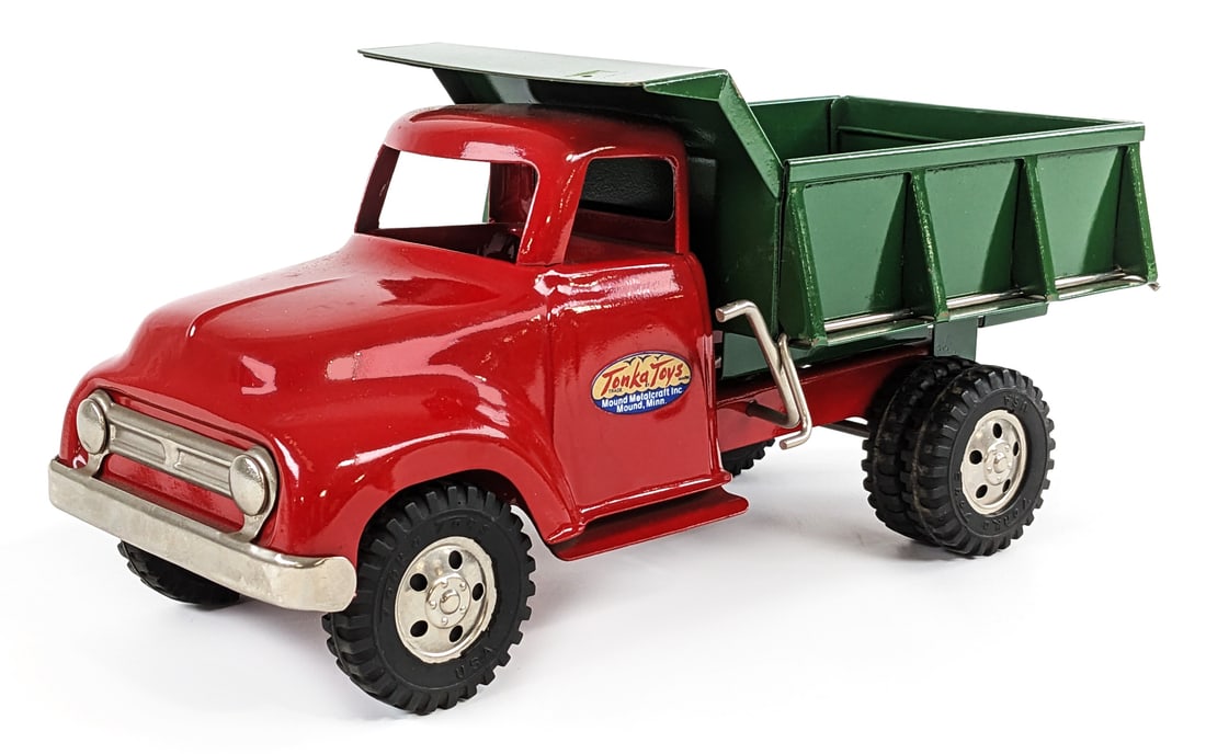 Restored Tonka Round Fender Dump Truck (1 of 10)