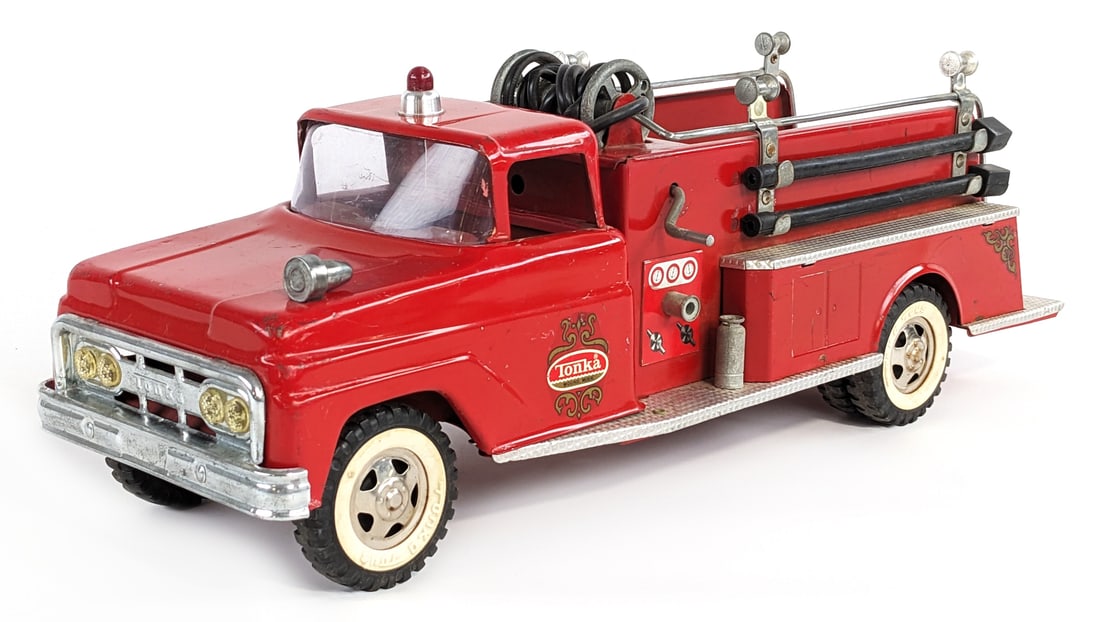 Original Tonka Suburban Pumper Fire Truck (1 of 9)