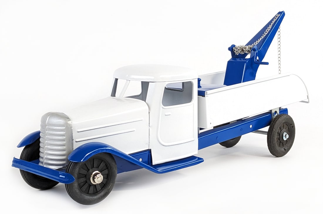 Custom Structo Diamond T Wrecker Tow Truck (1 of 9)