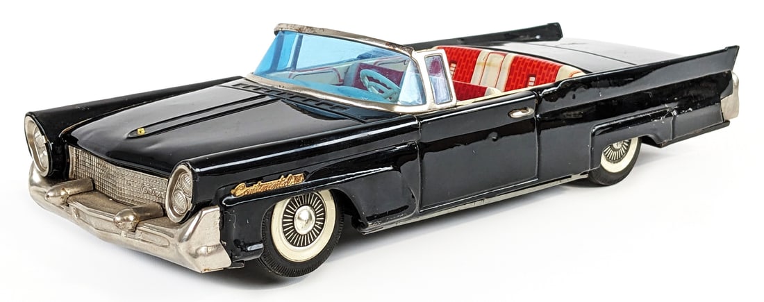 Bandai Japan Tin Friction Lincoln Continental Mark lll Convertible (1 of 10)