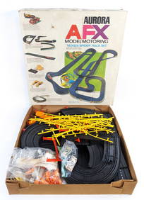 Aurora AFX "Monza Spider" Slot Car Set (1 of 10)