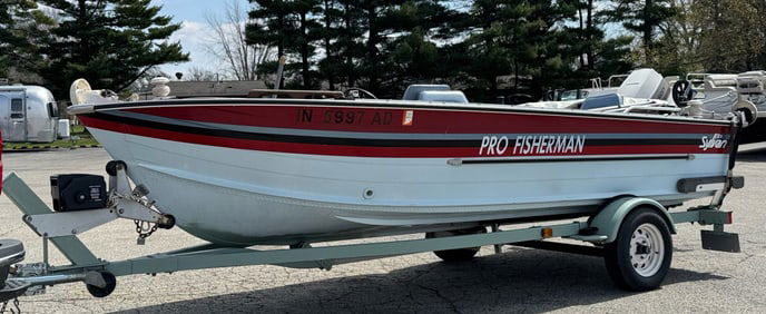 1987 Sylvan Marine Pro Fisherman Boat with 1987 Shorelander Trailer