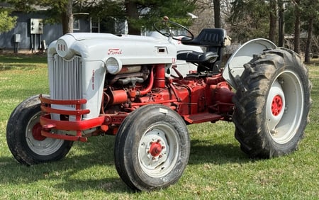1954 Ford 640 Tractor
