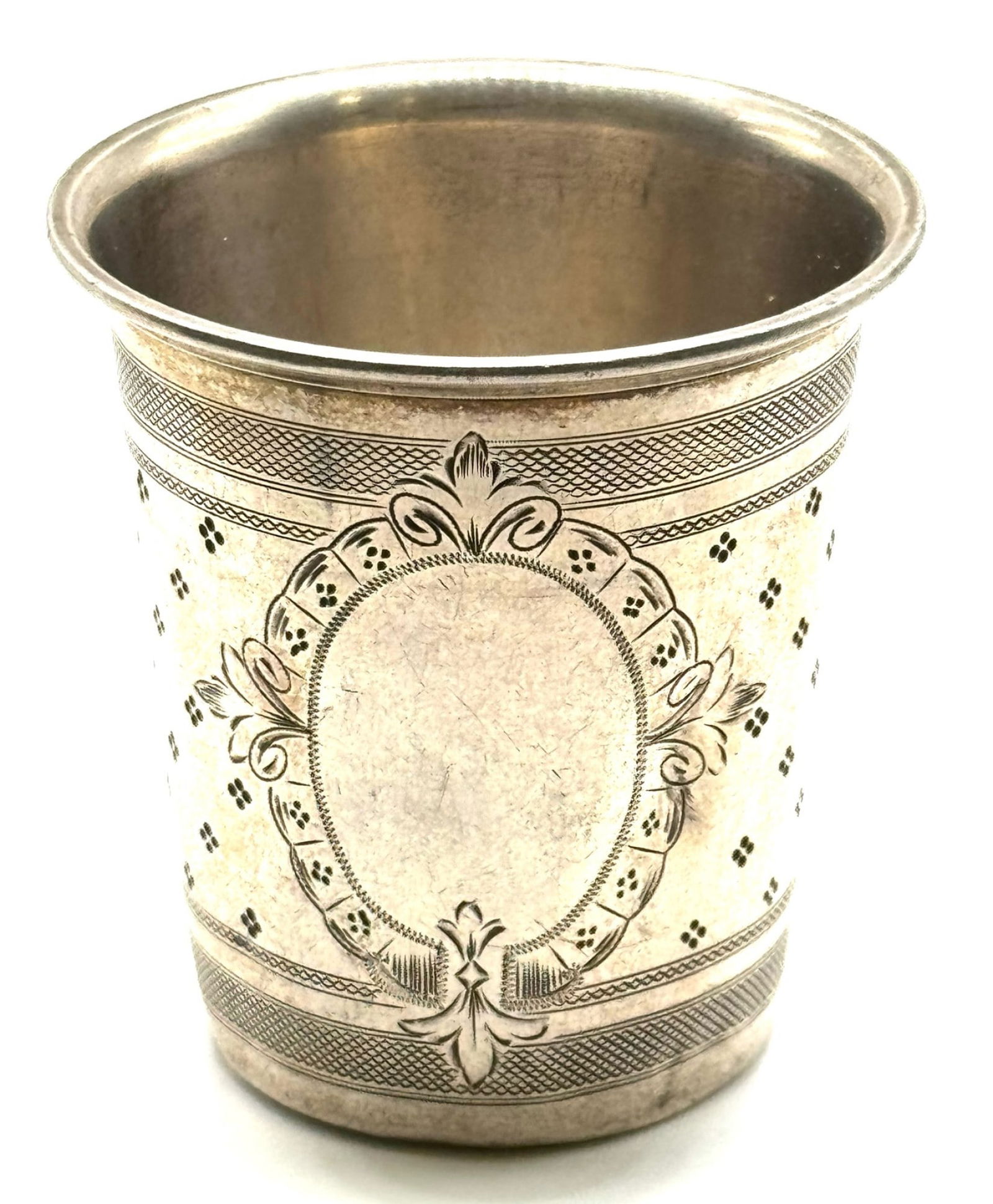 Antique 800 Sterling German Halbmond und Reichskrone Cup: Antique 800 Sterling German Halbmond und Reichskrone Cup.? This silver cup has beautiful etched design and stamped 800 1702 with Sun and Imperial Crown markings.? Measures approximately 2.25in x 2.5in