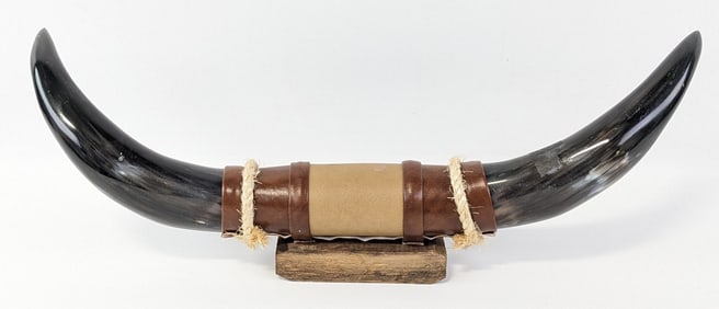 Small Leather Wrapped Steer Horn Mount