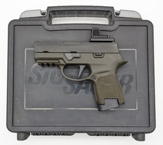 Sig Sauer P320 Compact 9mm Semi Auto Pistol w/ Case
