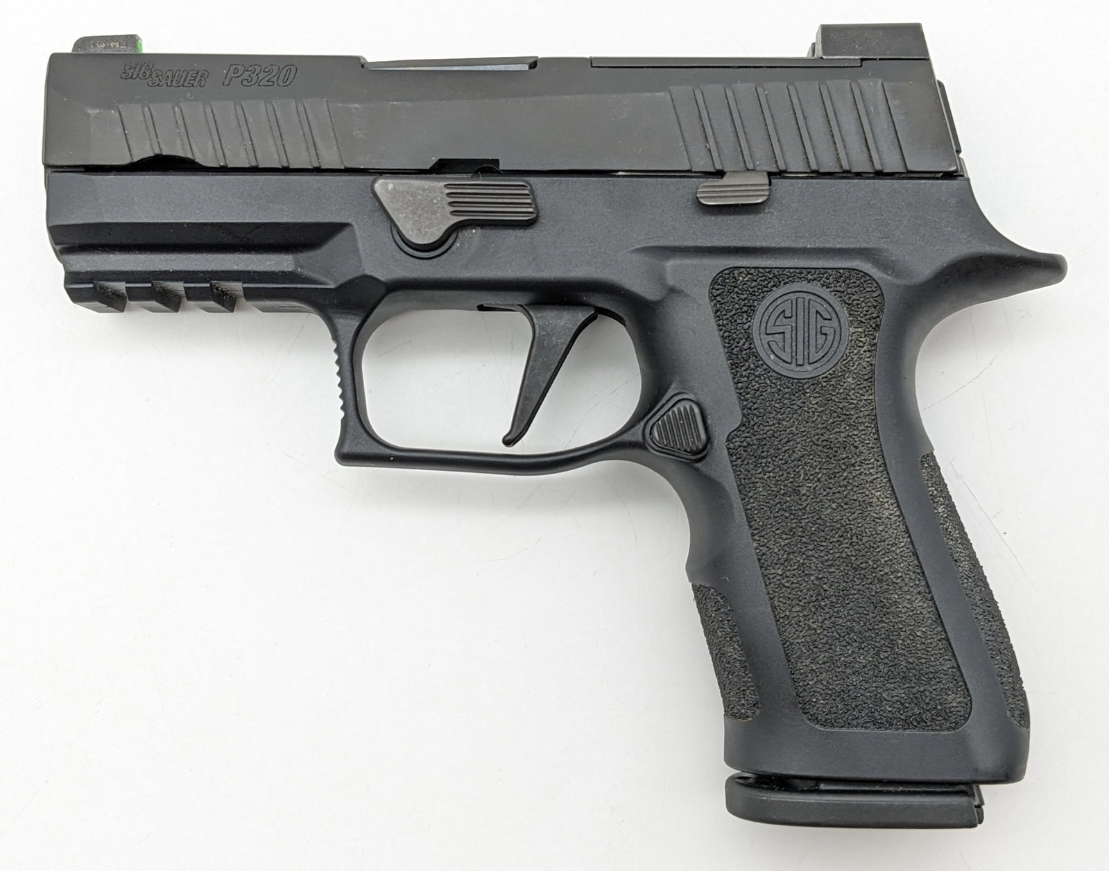 Sig Sauer P320 9mm Semi Auto Pistol: Manufacturer: Sig Sauer.Model: P320.Type: Pistol. Caliber/Gauge: 9mm. Barrel: 3-1/2 inch. Choke: . Finish: Nitron Black. Grip: Polymer. Stock: . Condition: Nice with light scuffs and wear from use and
