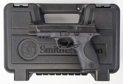 Smith & Wesson M&P 9 Pro Series 9mm Semi Auto Pistol w/ Case