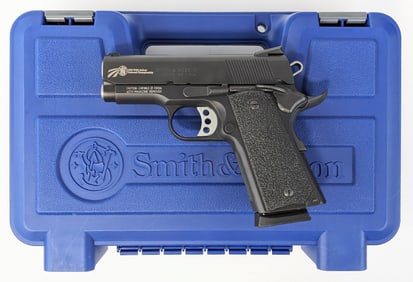 2009 IDPA Smith & Wesson SW1911 Pro Series .45 ACP Semi Auto Pistol w/ Case