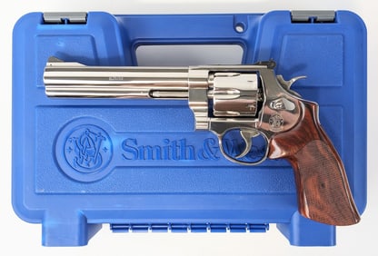 Smith & Wesson Model 610-3 10mm Revolver w/ Case