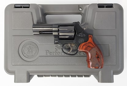 Smith & Wesson 586-7 .357 Mag 7-Shot Revolver w/ Case