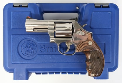 Smith & Wesson 686-6 .357 Mag 7-Shot Revolver w/ Case