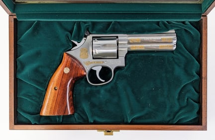 Smith & Wesson Michigan Law Enforcement 100th Anni 686-1 .357 Mag Revolver w/ Display