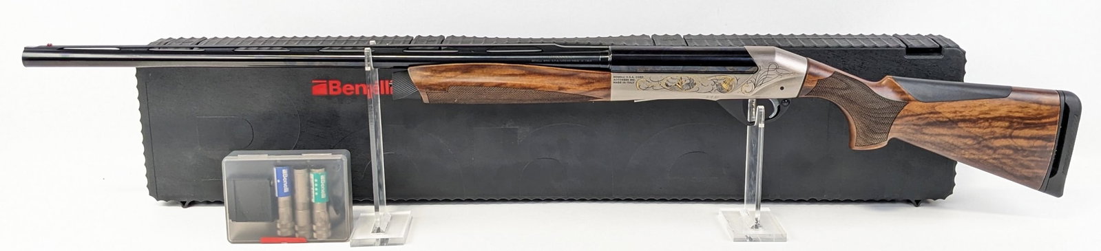 2019 Benelli Ducks Unlimited Super Black Eagle 3 12 Ga Semi Auto Shotgun w/ Case: Manufacturer: Benelli.Model: SBE3.Type: Shotgun. Caliber/Gauge: 12 Ga. Barrel: 28 inch. Choke: Screw In. Finish: Coined Silver. Grip: . Stock: Checkered European Walnut. Condition: Like new. FFL Trans