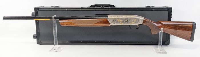 2012 Browning Ducks Unlimited 75th Anniversary Maxus 12 Ga Semi Auto Shotgun w/ Case