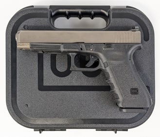 Glock 35 .40 S&W Semi Auto Pistol w/ Case